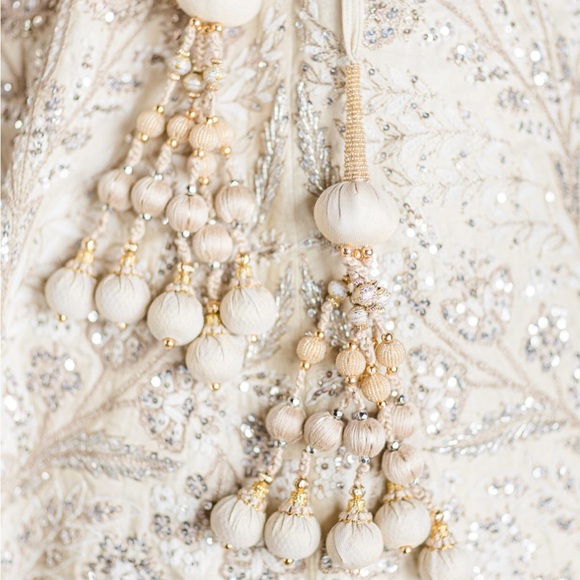 Anita Dongre Elinaz Lehenga - Picture 3 of 7